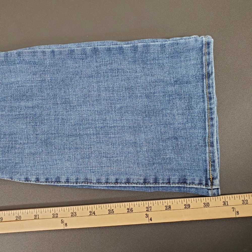 Levi Strauss Classic Boot Jeans Women's Size 16 Blue Zip Fly Pockets - Picture 8 of 9